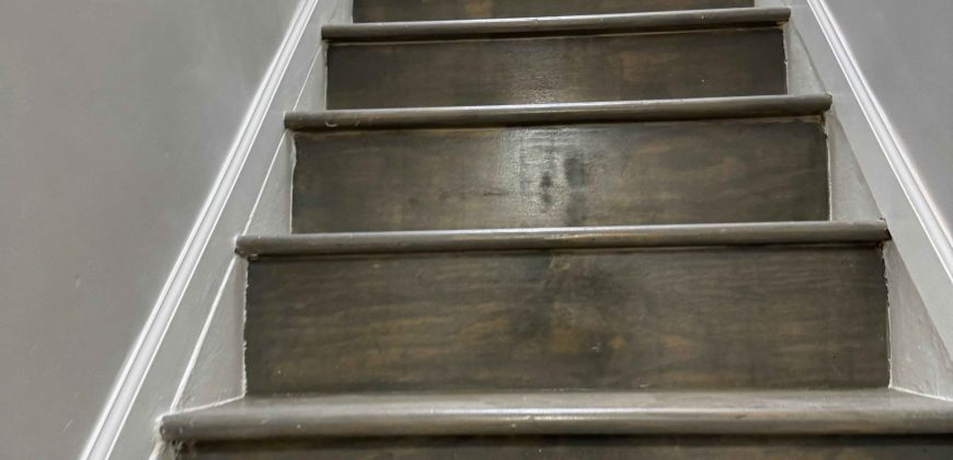 Gorgeous 2 Bedroom Apartment